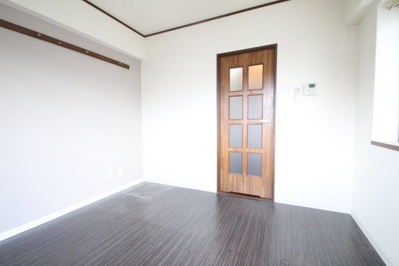 居室・リビング　※別号室の写真です