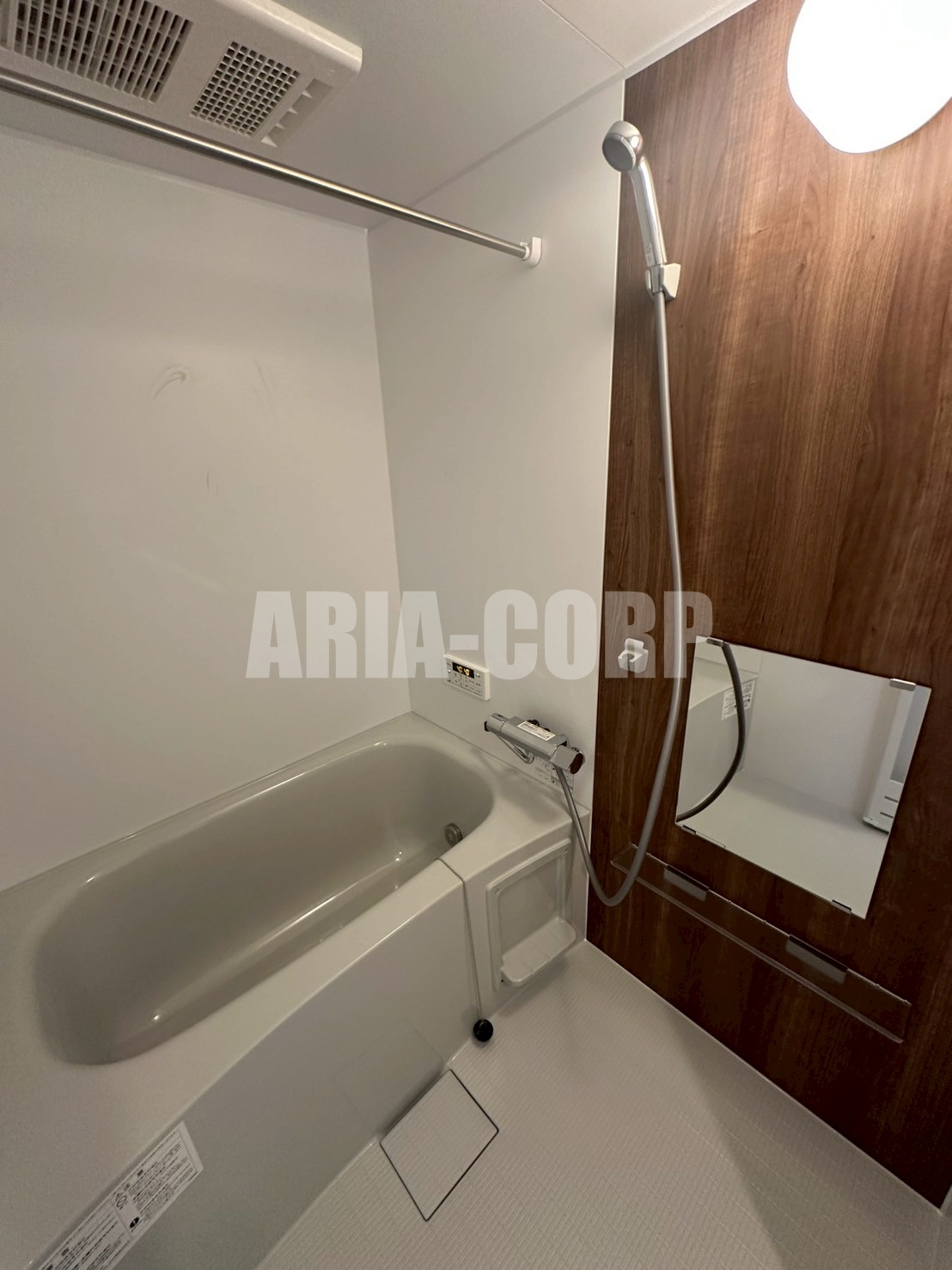 バス・シャワールーム　追炊き・浴室乾燥機付きのバスルーム♪