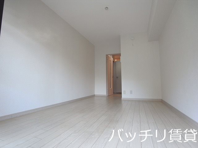 居室・リビング　※同物件別号室の為、現状を優先いたします。