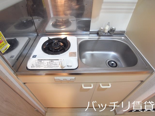 キッチン　※同物件別号室の為、現状を優先いたします。