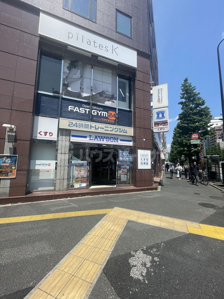 コンビニ　ローソン春日駅前店（コンビニ）まで440m