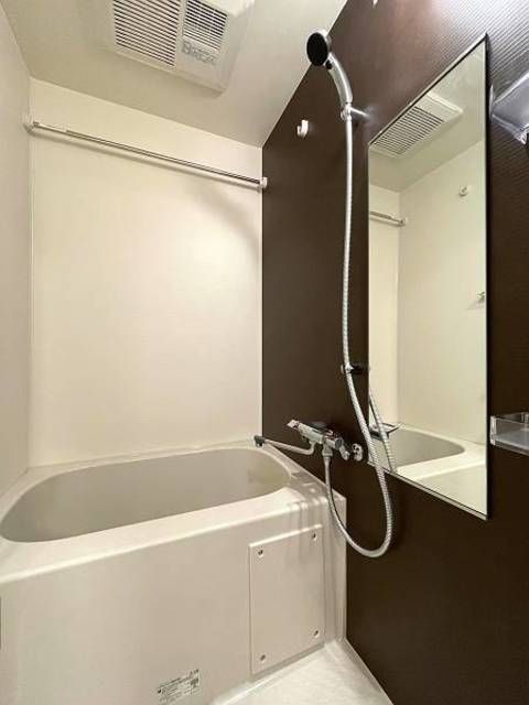 バス・シャワールーム　同物件別部屋写真