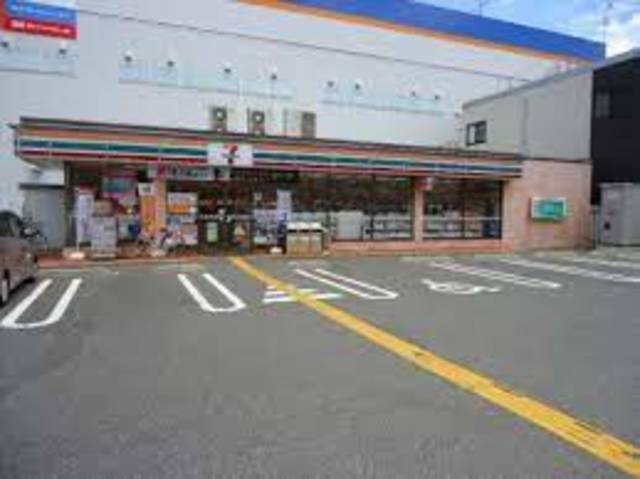 コンビニ　セブンイレブン長曽根町南（コンビニ）まで154m