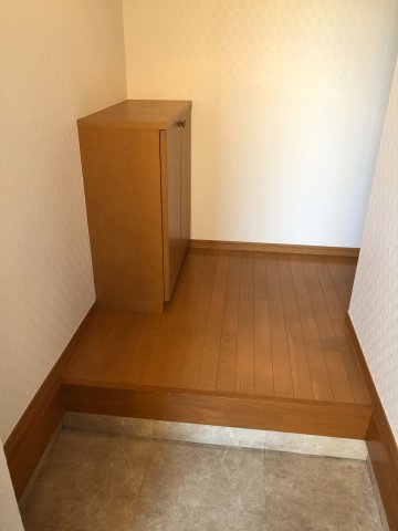 玄関　※別号室参考写真です