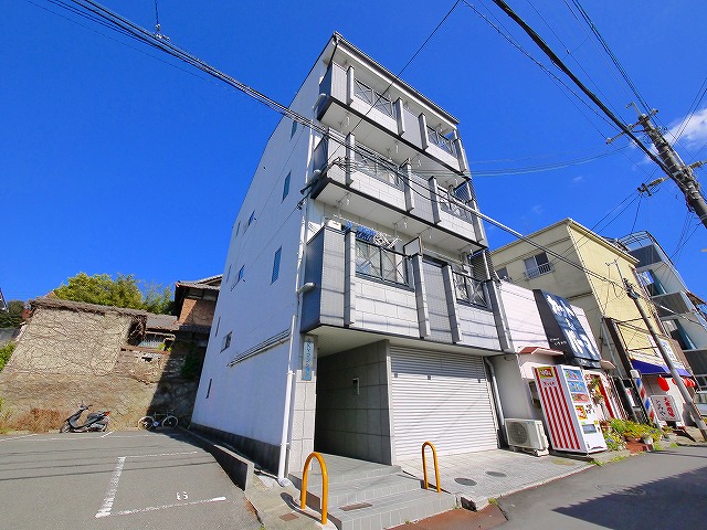 建物外観　外はこのようになっています