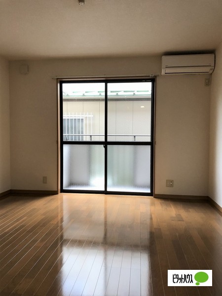 居室・リビング　☆８帖の洋室