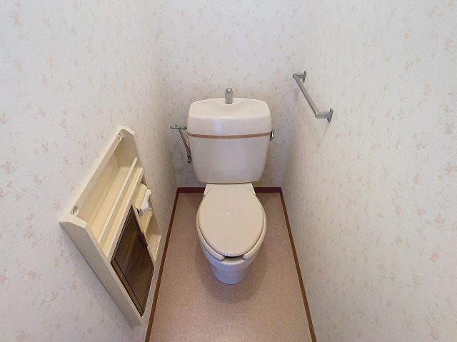 トイレ　2024年8月撮影※現況を優先致します。