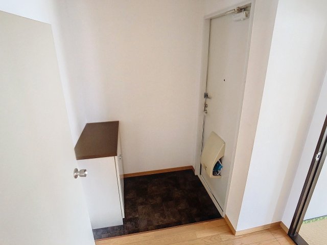 玄関　2024年8月撮影※現況を優先致します。