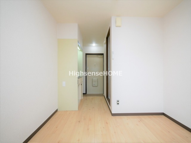 その他部屋・スペース　落ち着いた色調の寝室です