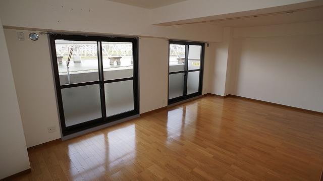 居室・リビング　※同物件別号室