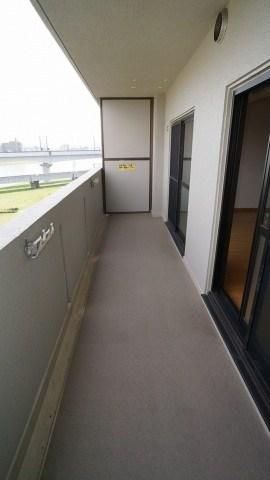 バルコニー　※同物件別号室