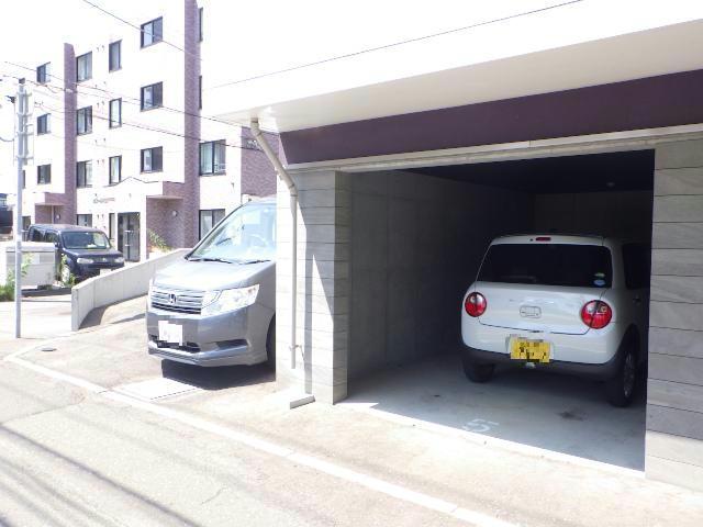 駐車場　駐車場