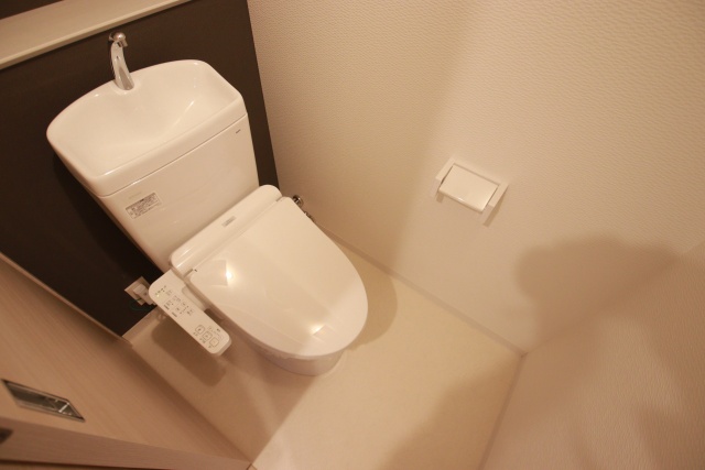 トイレ　※別室の参考写真の為、現況優先です。