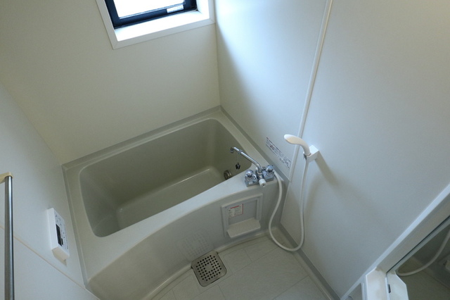 バス・シャワールーム　小窓付き