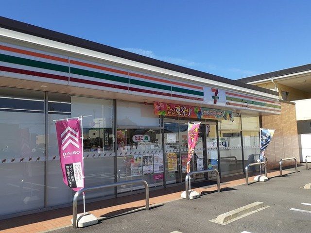 コンビニ　セブンイレブン正木町新井（コンビニ）まで800m