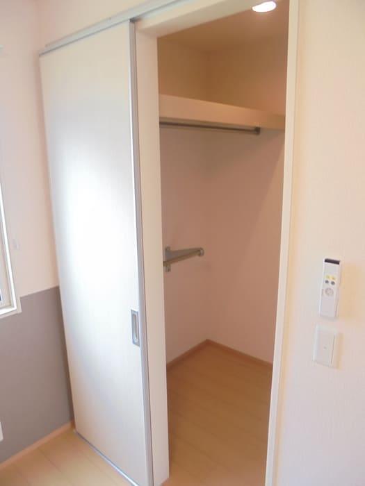 収納　ウォークインクローゼット