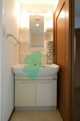 洗面設備　シンプルで使いやすい洗面台です！