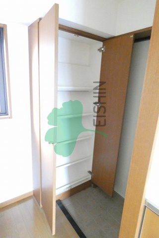 玄関　下駄箱もしっかりついてます！