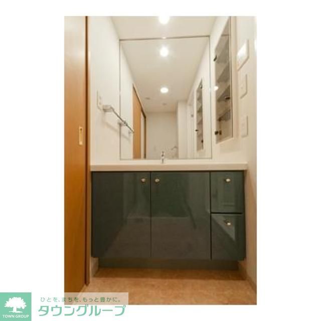 洗面設備　※写真は同タイプ住戸です。