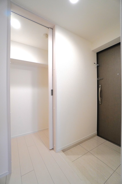 玄関　※写真は同タイプ住戸です。