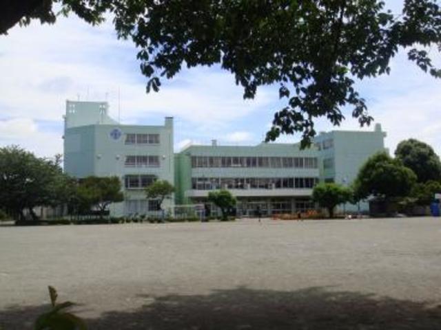 小学校　厚木市立妻田小学校（小学校）まで701m