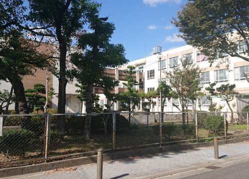小学校　名古屋市立諏訪小学校（小学校）まで589m