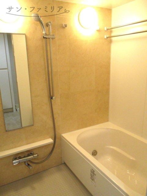 バス・シャワールーム　同一物件別部屋写真