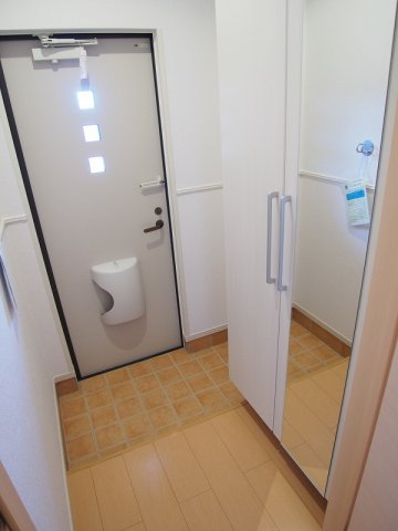 玄関　落ち着いた玄関です