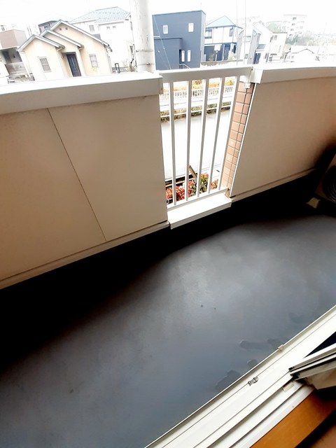 バルコニー　陽当たり良好なバルコニーです