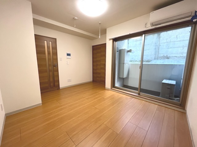 居室・リビング　照明・エアコン完備！