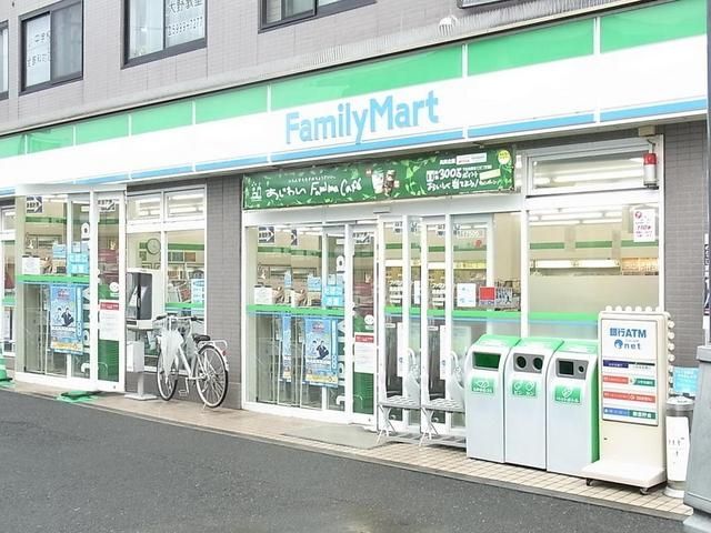 コンビニ　ファミリーマート（コンビニ）まで483m