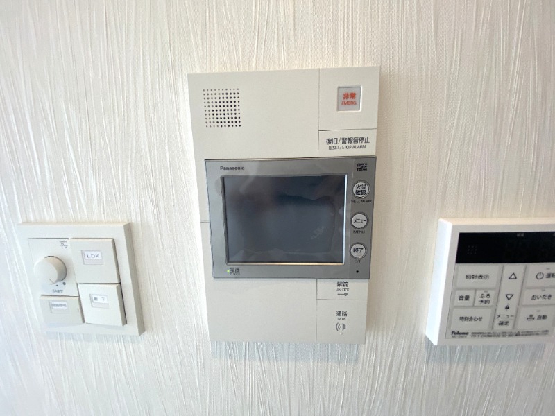 セキュリティ　カラーモニター付きインターホンです！