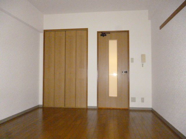 居室・リビング　別号室参考写真