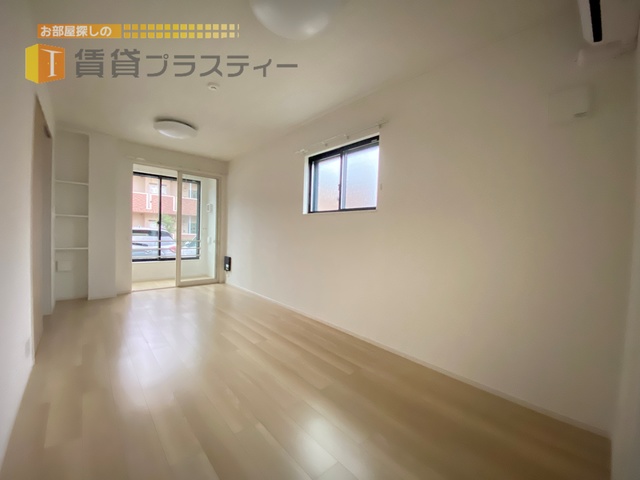 居室・リビング　２面採光の風通しの良いお部屋です。