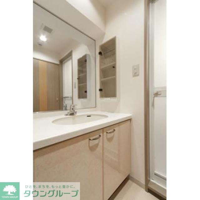 洗面設備　※写真は同タイプ住戸です。