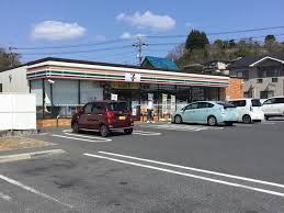 コンビニ　セブンイレブン倉敷玉島堀貫店（コンビニ）まで304m