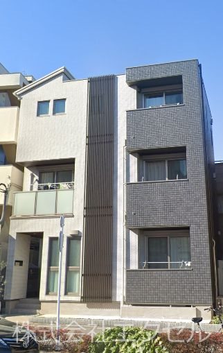 建物外観　女性にも安心のオートロック完備しています。
