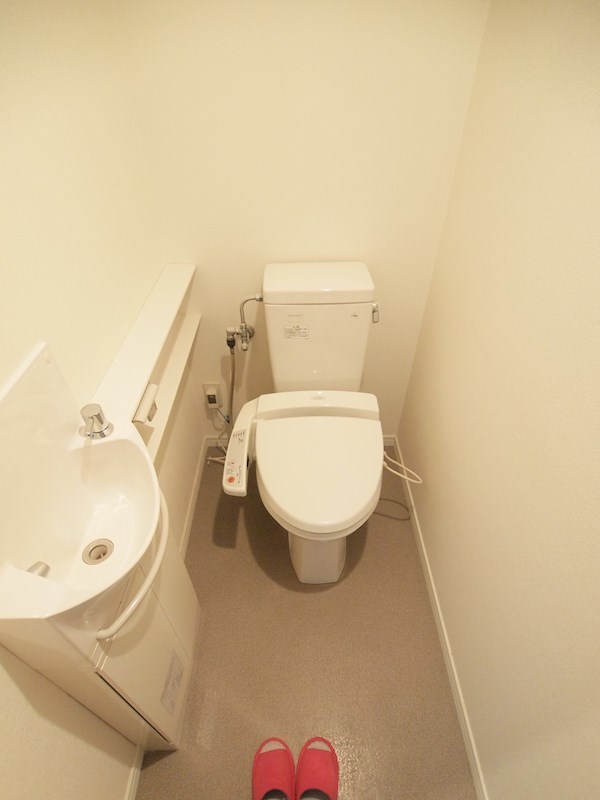 トイレ　ウォシュレット付きのトイレです。