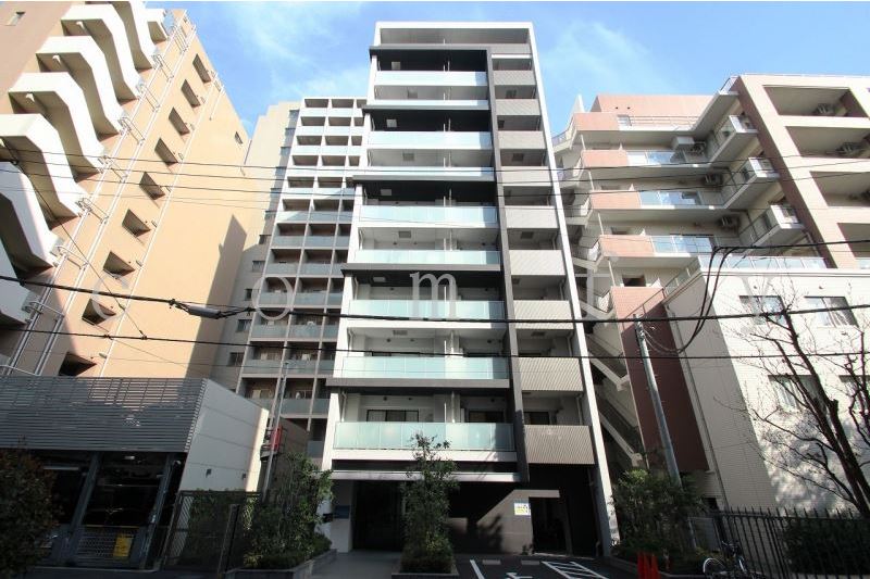 建物外観　タイル貼りの重厚感のある外観