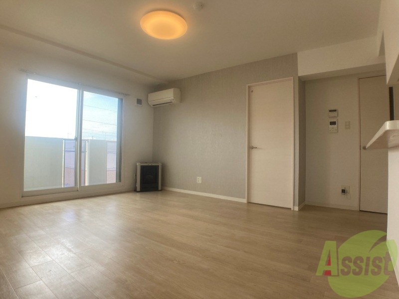 居室・リビング　広くてキレイなお部屋が広がっていて、充実した生活が送れそう。
