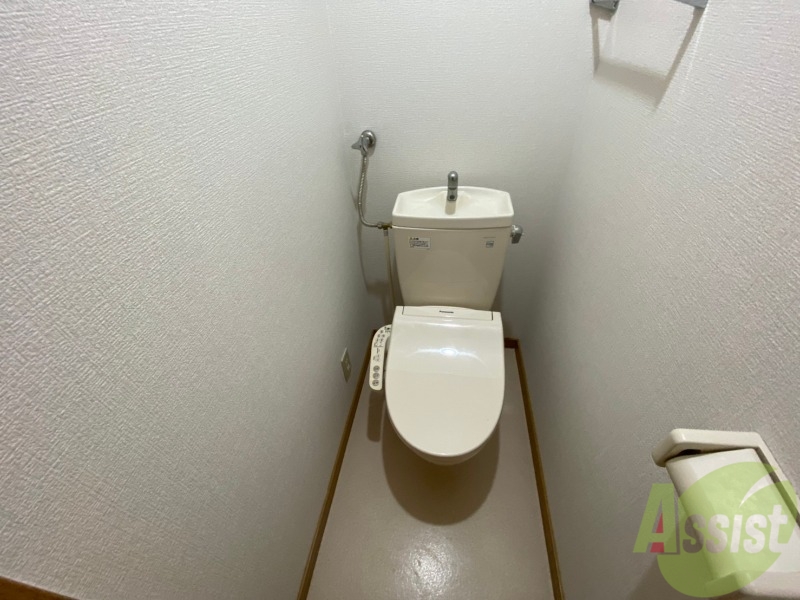 トイレ　こちらはトイレです。清潔感があり、安心して使用できます。