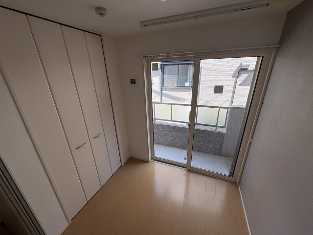 その他部屋・スペース　落ち着いて過ごせるお部屋なので、寝室にいかがでしょうか