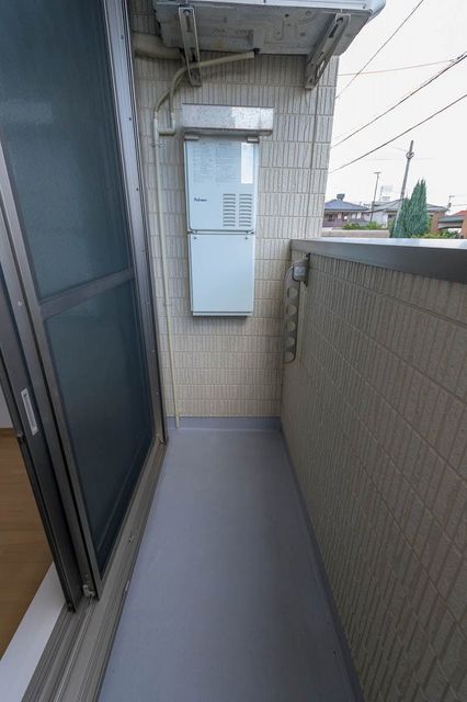 バルコニー　【発電・温水設備】【画像は１０１号室】