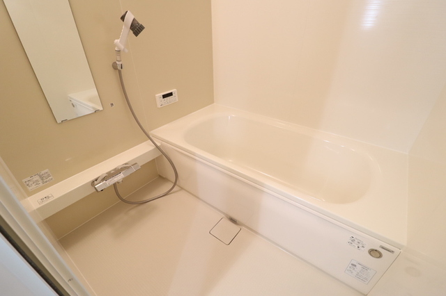 バス・シャワールーム　浴室換気乾燥機・追い焚き給湯