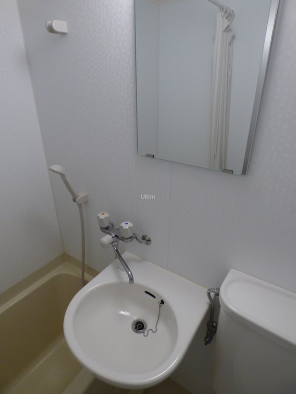 洗面設備　※同タイプの他のお部屋です