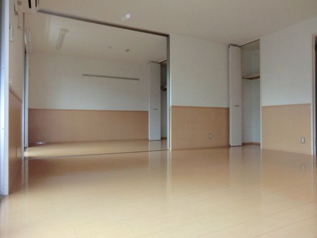 プリムローズ Iの居間写真