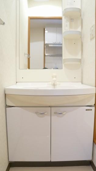 洗面設備　使いやすい洗面所です
