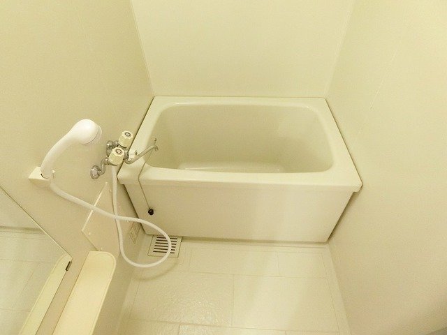 バス・シャワールーム　お風呂で日々の疲れを落としましょう