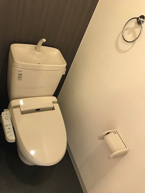 トイレ　今や欠かせない温水洗浄便座