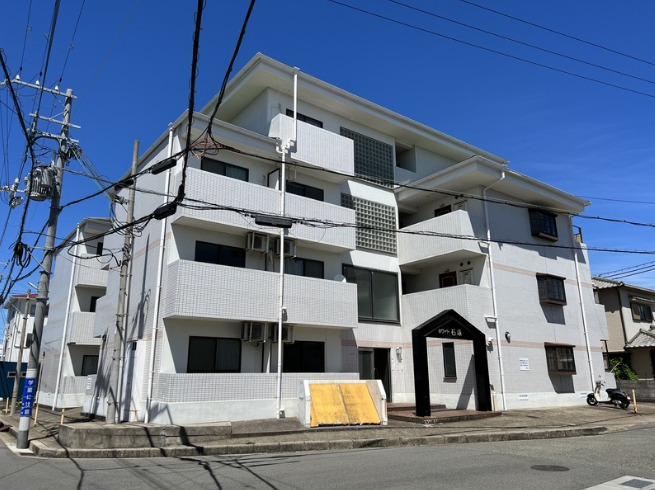 建物外観　ホワイト石塚